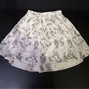 Old navy xs Floral White Skirt